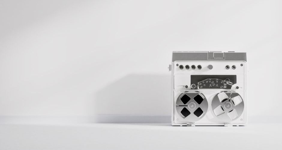 2026: The Year of Retro-Tech Revival – Why Analog is Making a Comeback