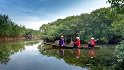 2026: The Year of Hyper-Local Tourism – Exploring the Hidden Gems in Your Backyard